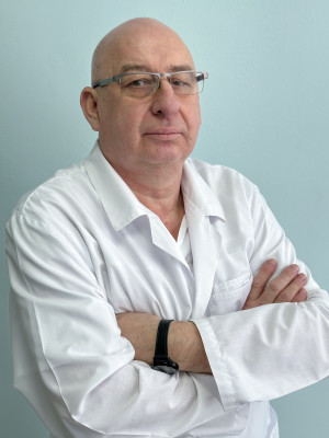 Заведующий отделением, врач-акушер-гинеколог Галяутдинов Дамир Шамилевич