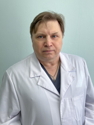 Заведующий отделением, врач-оториноларинголог Косолапов Игорь Николаевич
