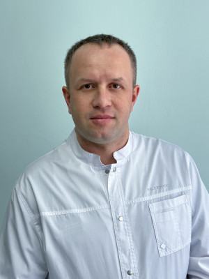 Заведующий отделением, врач-анестезиолог-реаниматолог Юренков Денис Васильевич